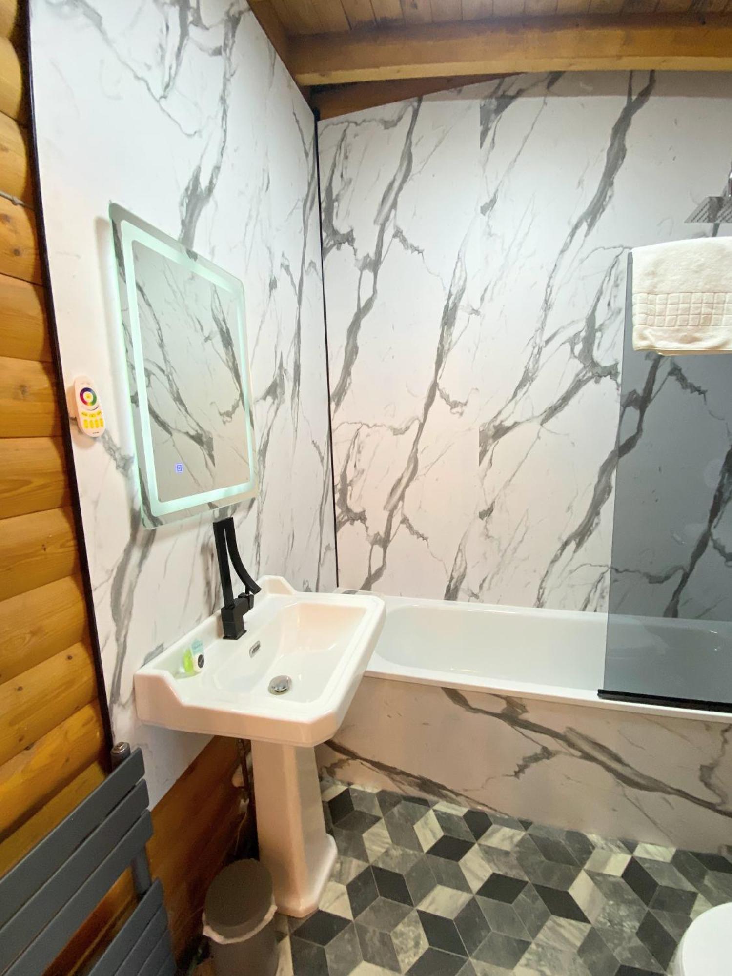 Вілла Kaoglen Squirrel Drey-Hot Tub-Pet Friendly-Perth Balnald Екстер'єр фото